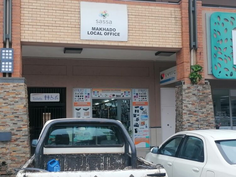 Long delays at Home Affairs mean refugees are missing out on social grants Long delays at Home Affairs mean refugees are missing out on social grants
